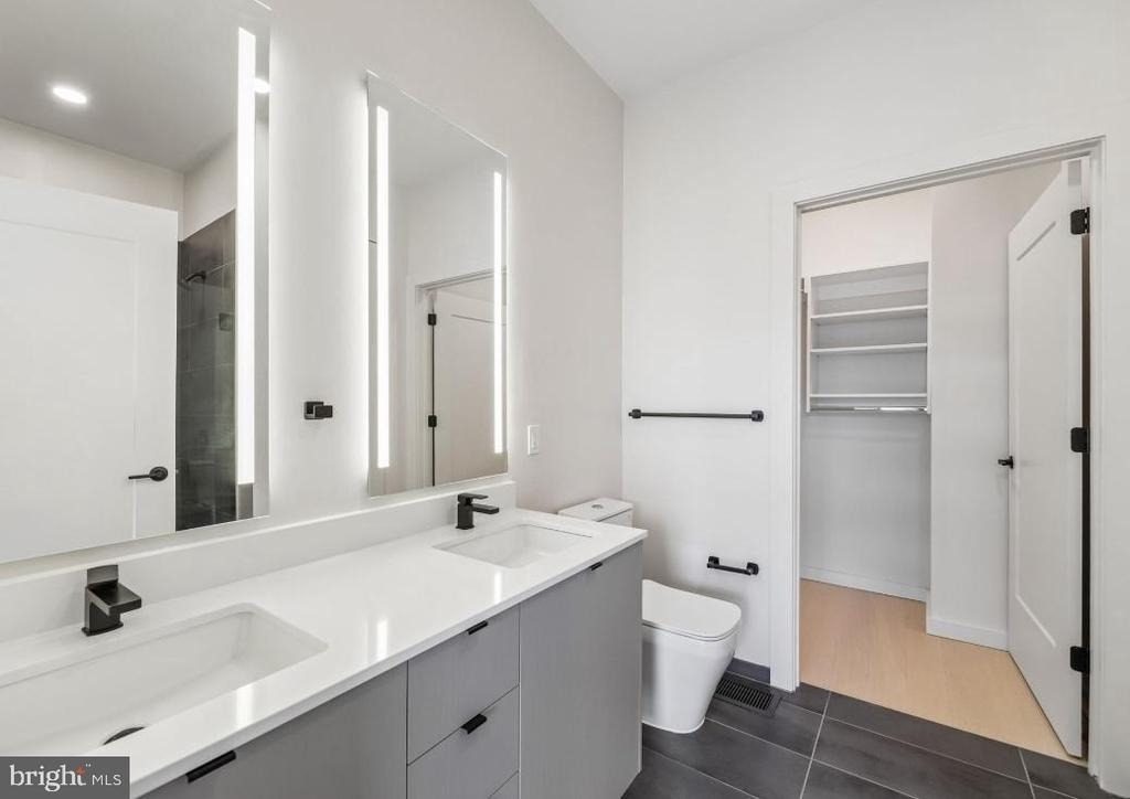 3030 Potomac Avenue - Photo 11