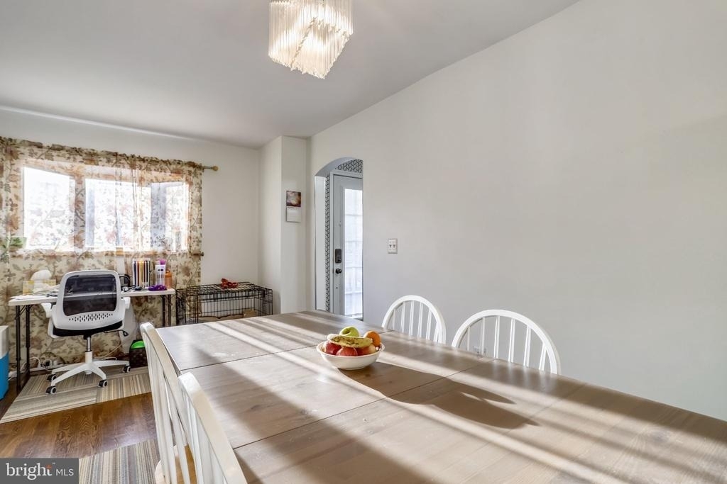 5137 25th Place N - Photo 16