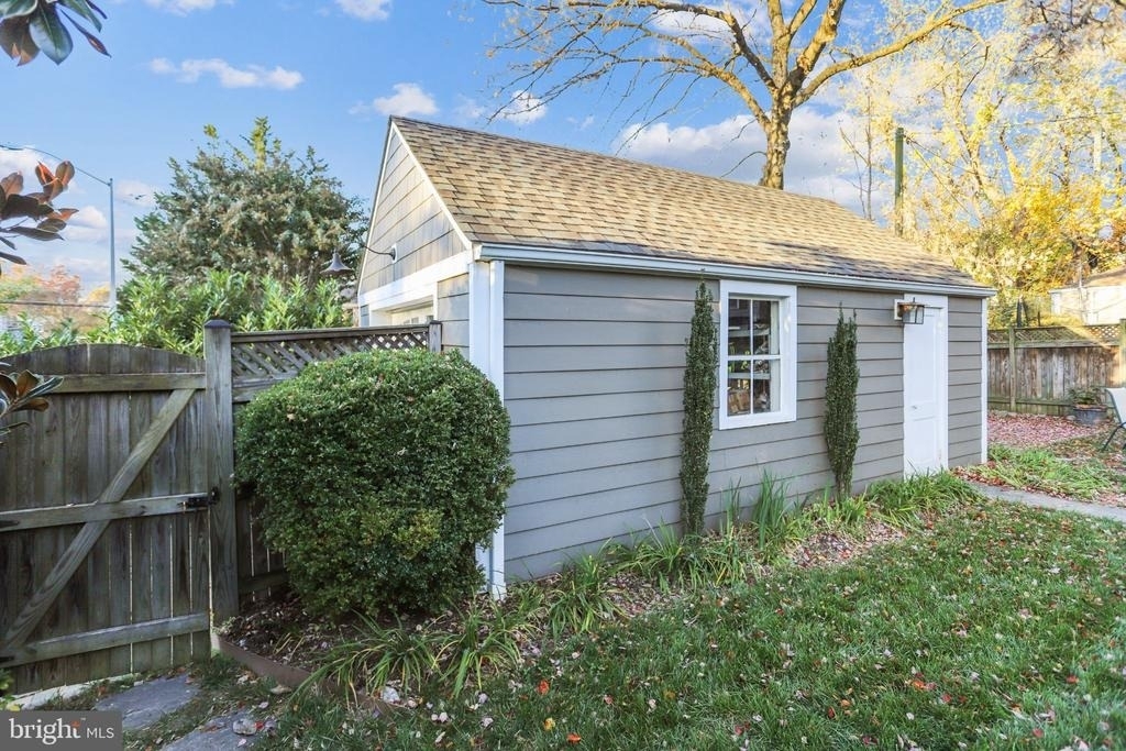 5137 25th Place N - Photo 7