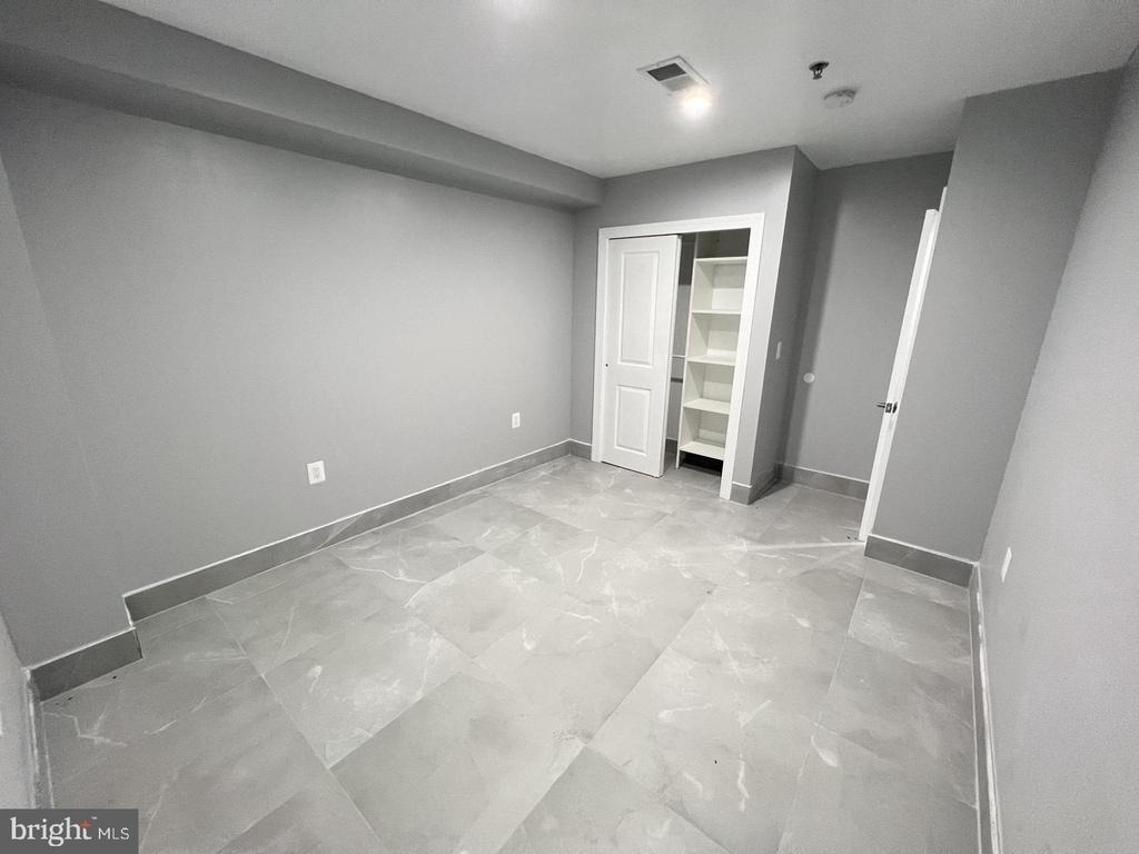 1611 Ridge Avenue - Photo 22