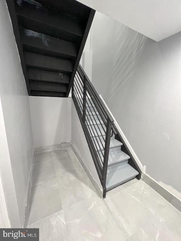1611 Ridge Avenue - Photo 14