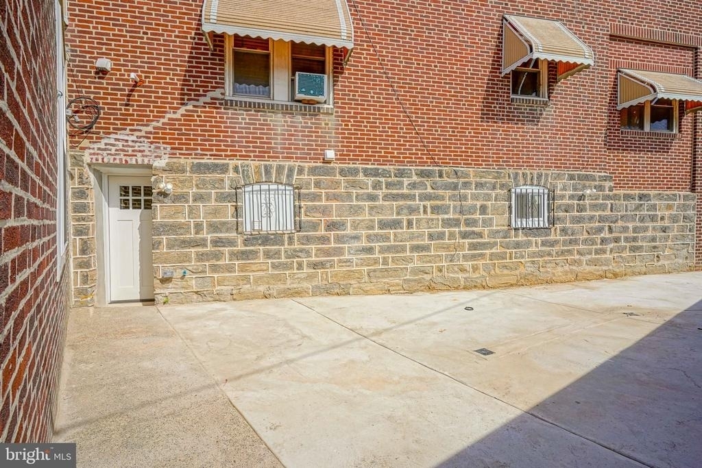2412 S 24th Street - Photo 4