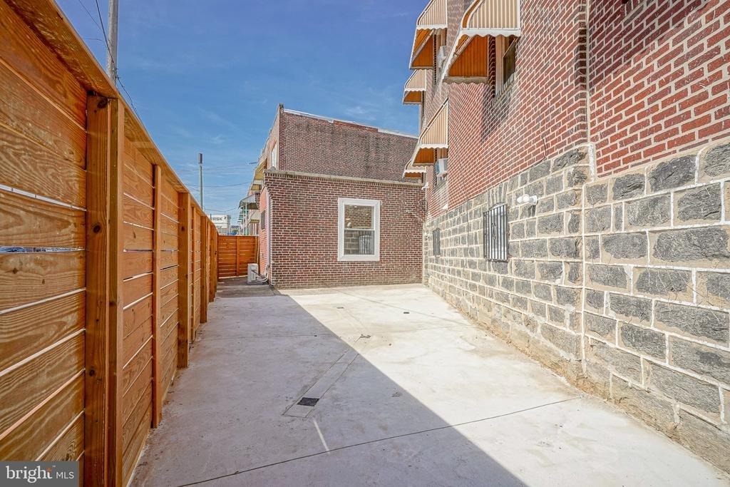 2412 S 24th Street - Photo 3