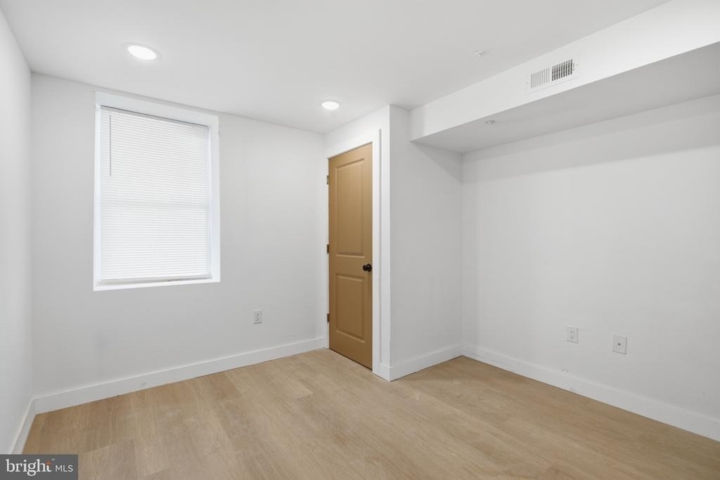 1542 W York Street - Photo 9