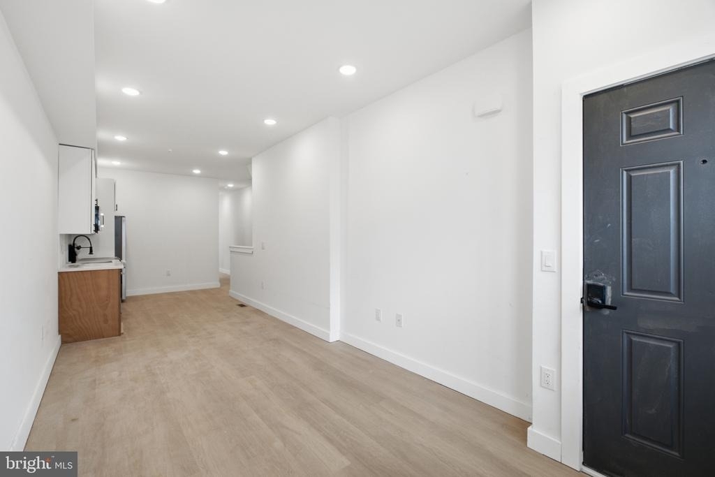 1542 W York Street - Photo 2
