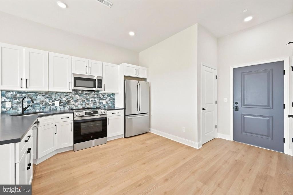 2153 E Lehigh Avenue - Photo 7