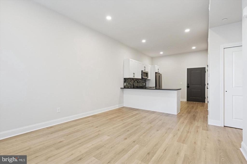2153 E Lehigh Avenue - Photo 10