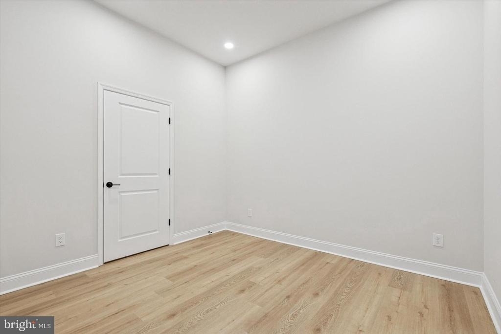 2153 E Lehigh Avenue - Photo 13