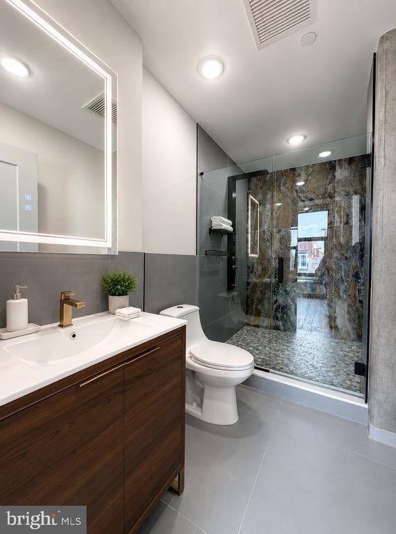 1810 E Venango Street - Photo 7