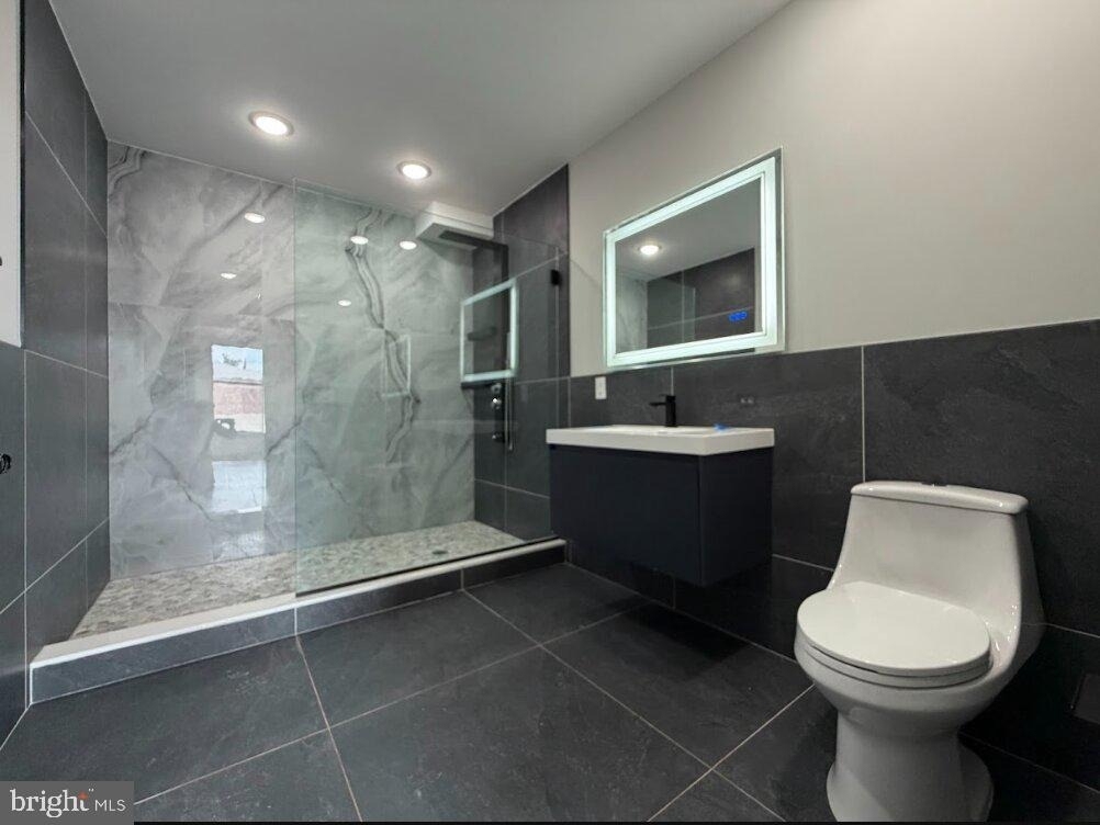 1810 E Venango Street - Photo 11