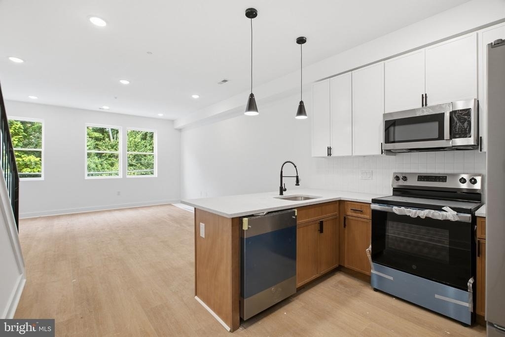 1230 W York Street - Photo 0