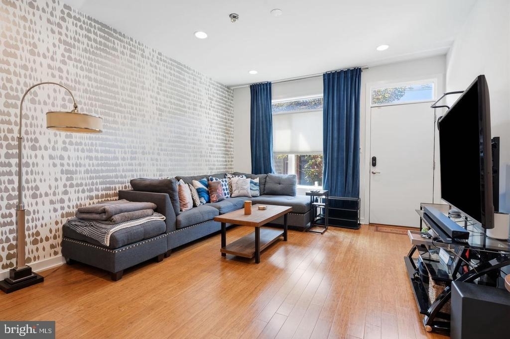 2709 Cambridge Street - Photo 4