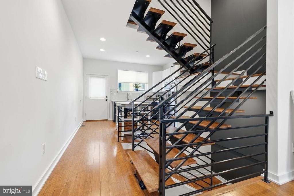 2709 Cambridge Street - Photo 6