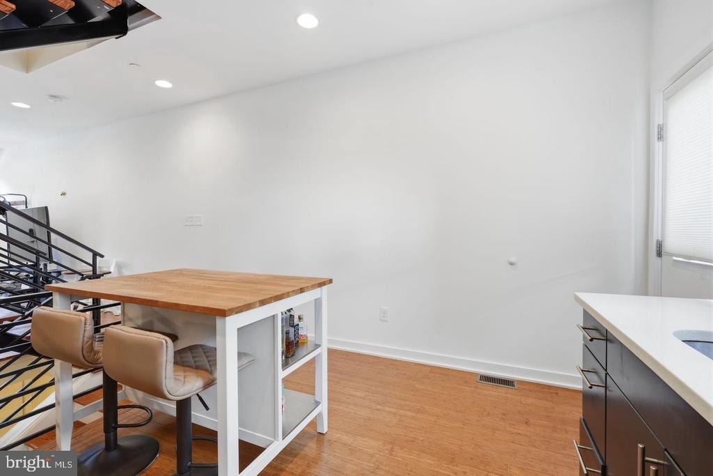 2709 Cambridge Street - Photo 10