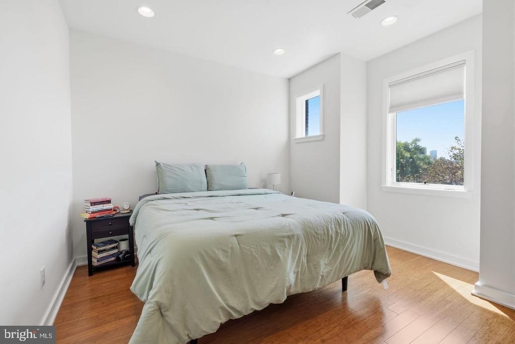 2709 Cambridge Street - Photo 25