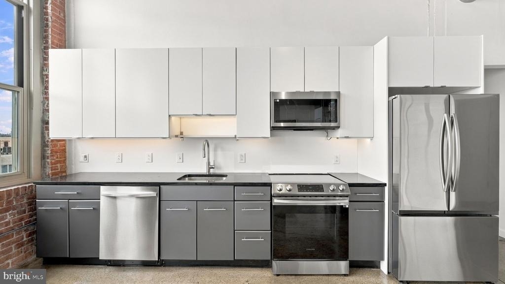 444 N 4th Street - Photo 2