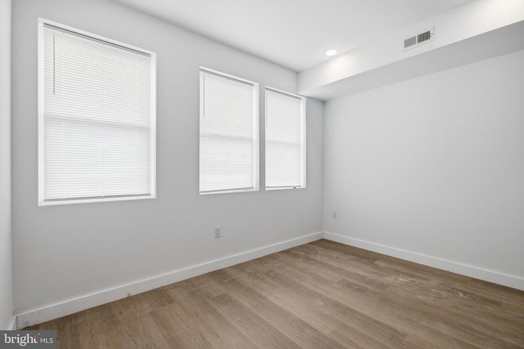 1542 W York Street - Photo 15