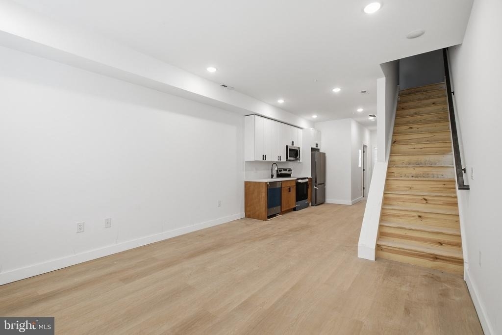 1542 W York Street - Photo 2