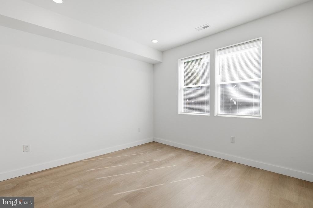 1542 W York Street - Photo 7
