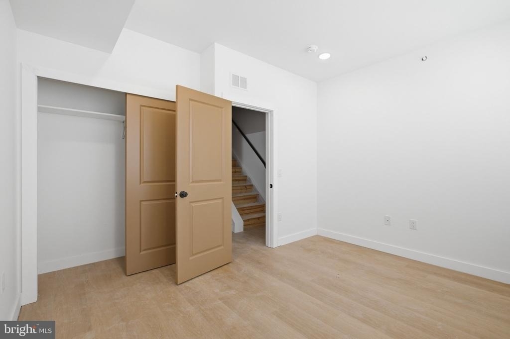 1542 W York Street - Photo 3