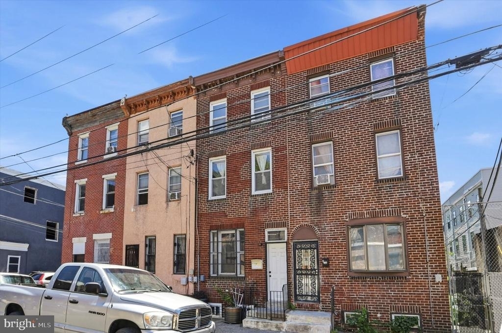 102 E Huntingdon Street - Photo 0