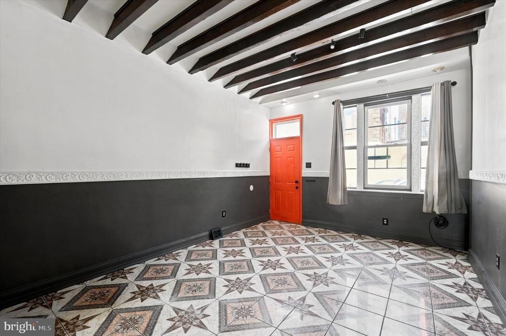 102 E Huntingdon Street - Photo 3