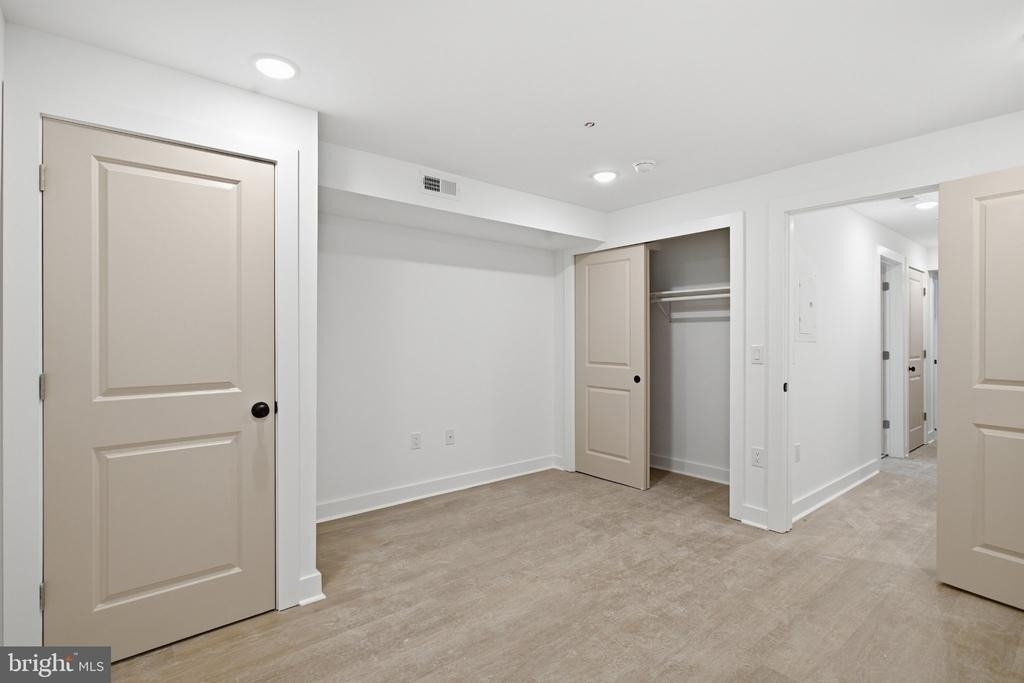 1230 W York Street - Photo 10