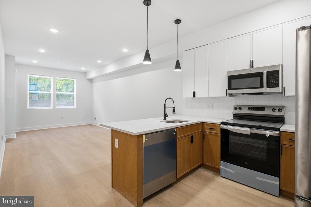 1230 W York Street - Photo 0