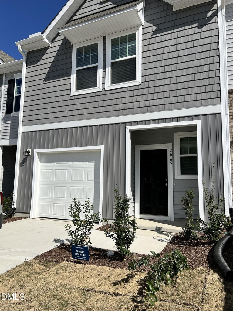 2065 Glen Crossing Drive - Photo 0