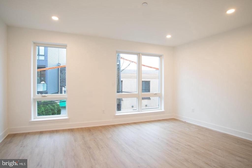 1325 N Lee Street - Photo 12