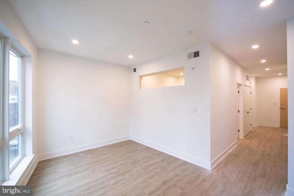 1325 N Lee Street - Photo 2