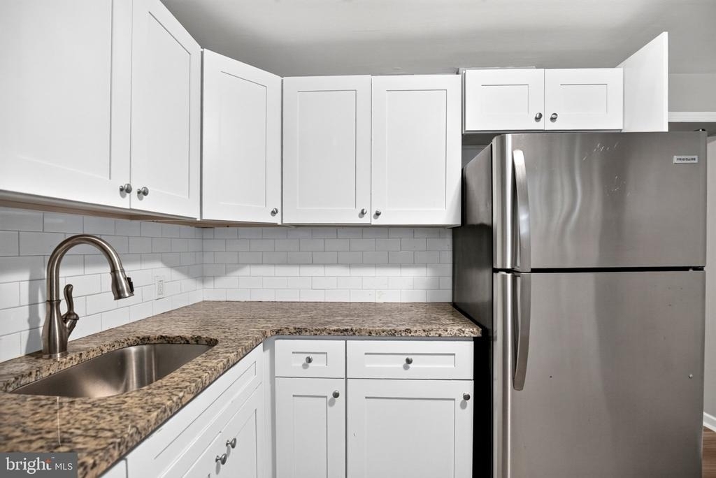 3225 Gaul Street - Photo 7