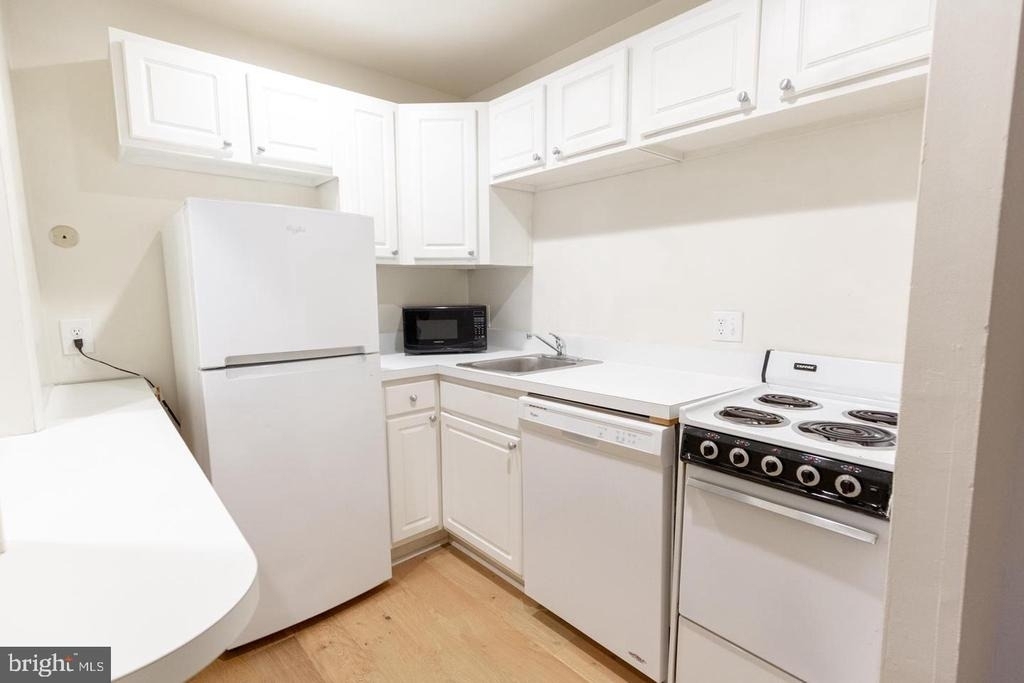 2311 Spruce Street - Photo 4