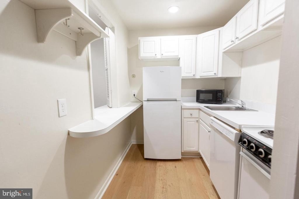 2311 Spruce Street - Photo 3