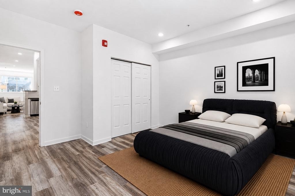 1219 W Butler Street - Photo 3
