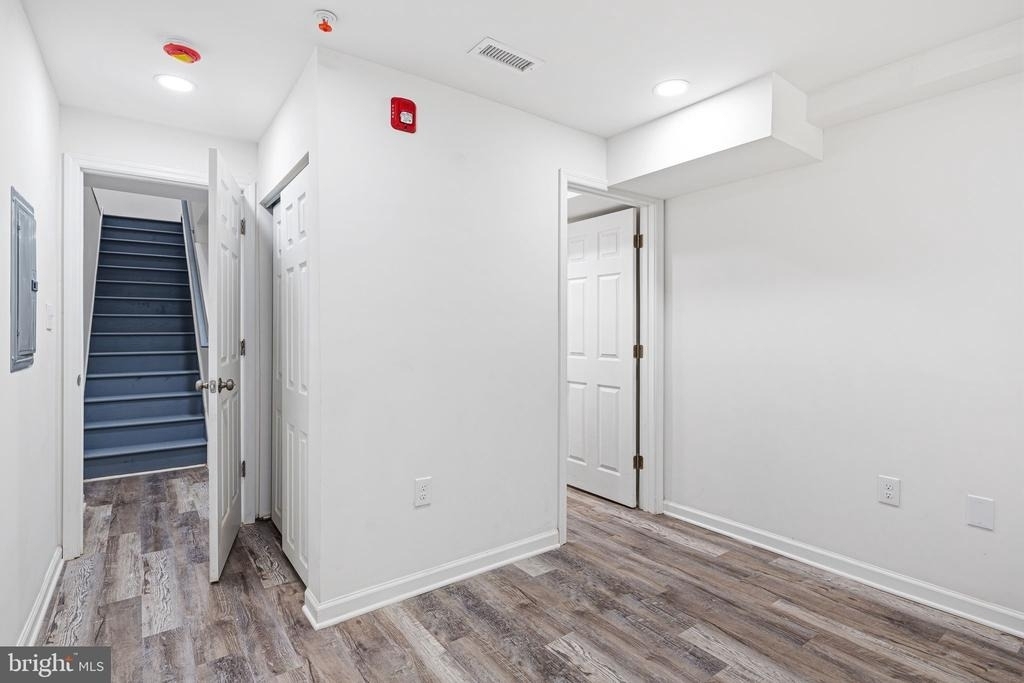 1219 W Butler Street - Photo 5