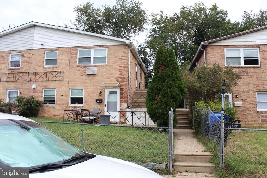 515 Foster Street - Photo 1