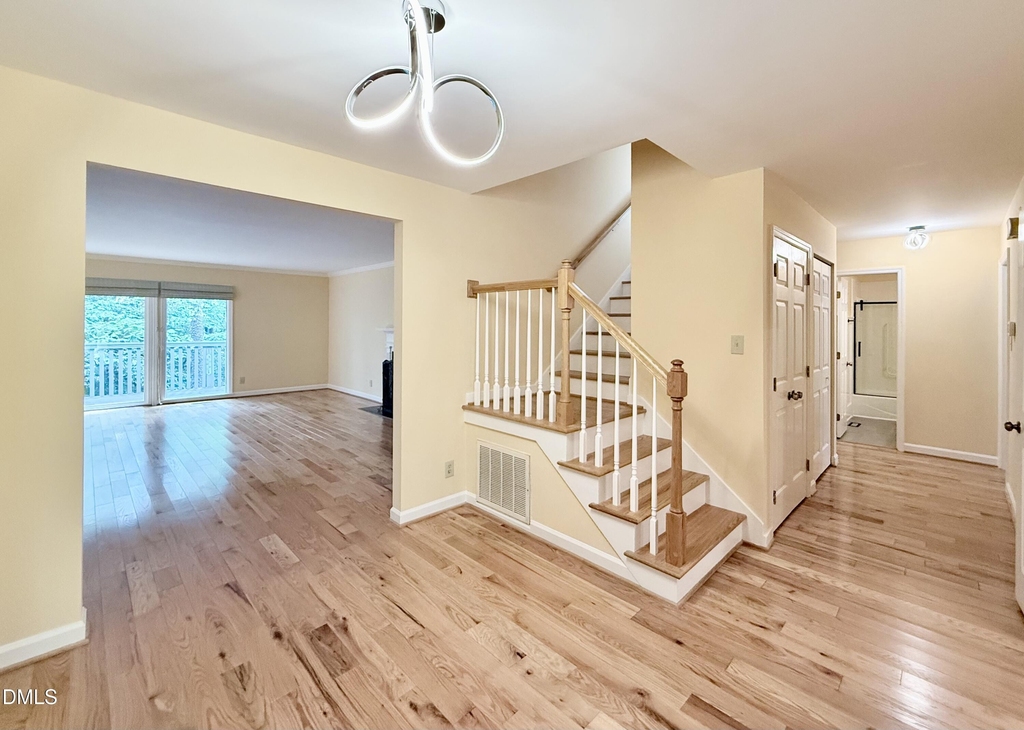 106 Montrose Drive - Photo 4