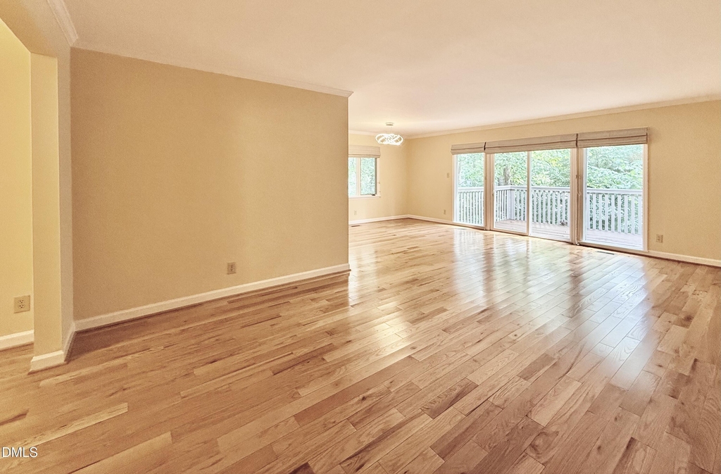 106 Montrose Drive - Photo 7