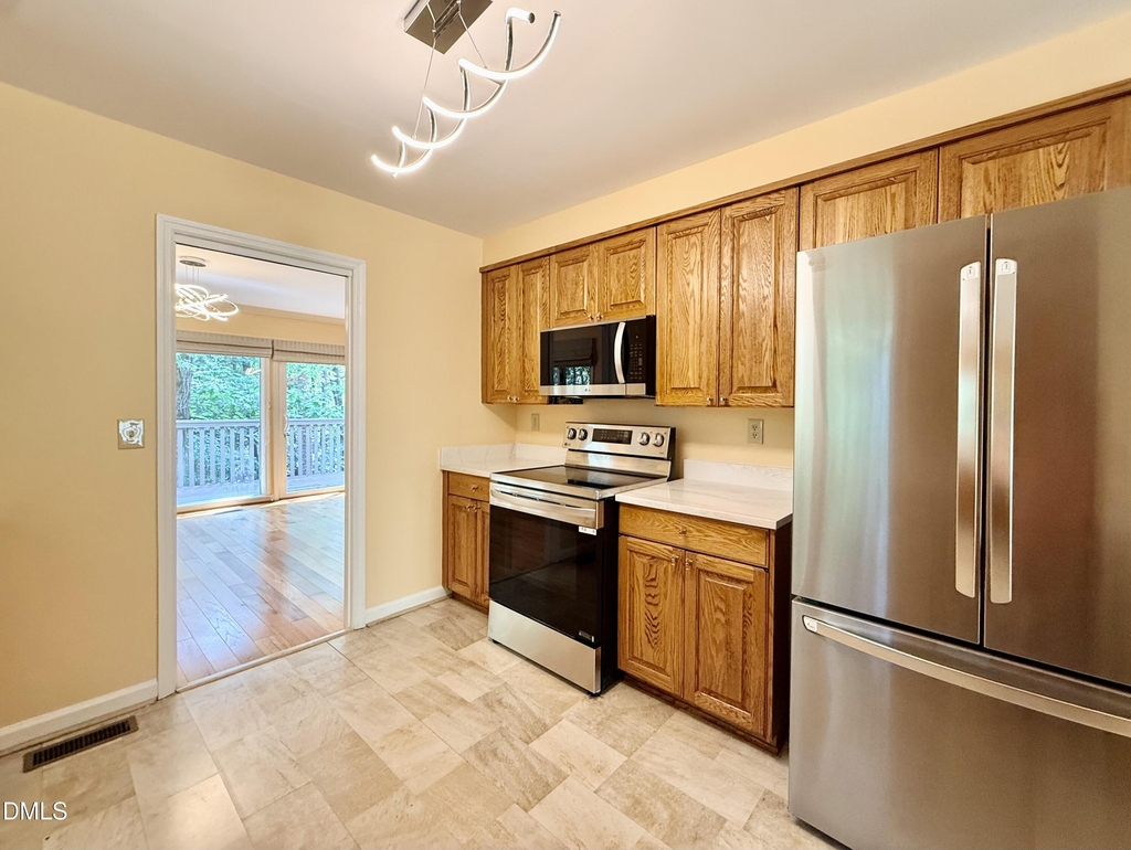 106 Montrose Drive - Photo 18
