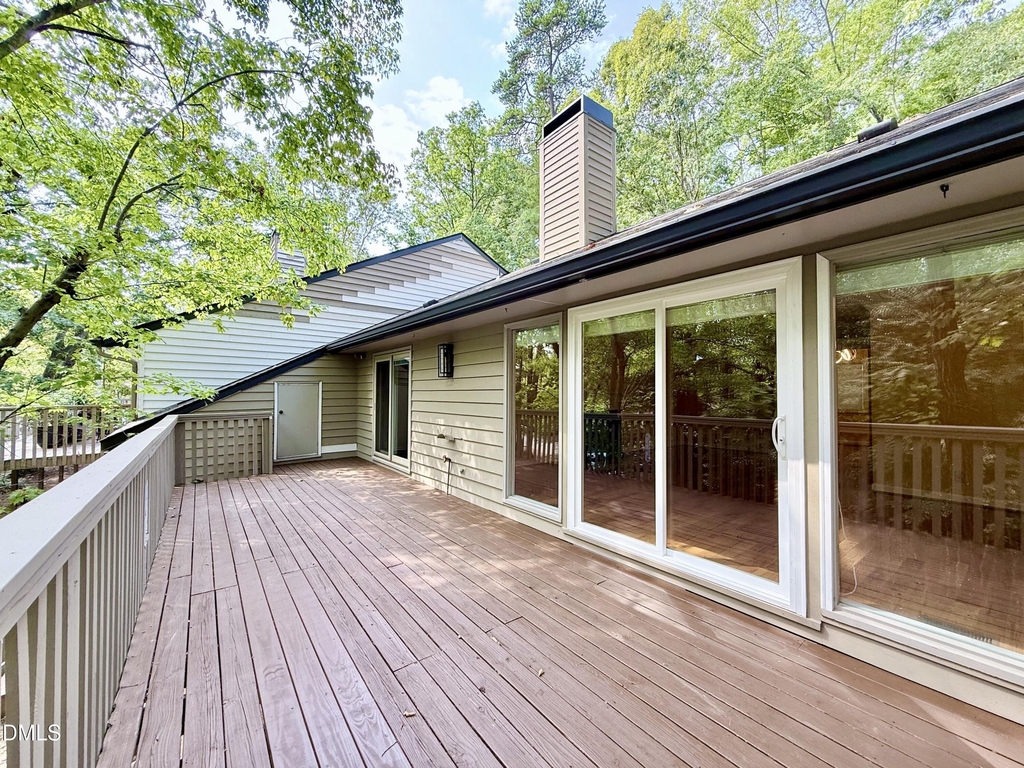 106 Montrose Drive - Photo 11
