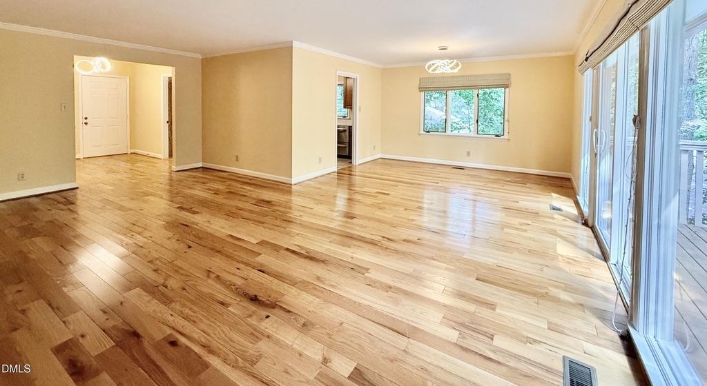 106 Montrose Drive - Photo 8