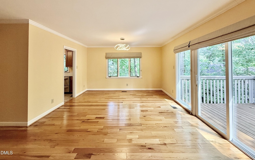 106 Montrose Drive - Photo 9