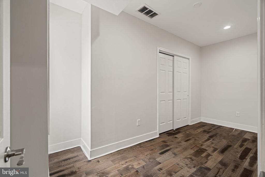 1331 N Newkirk Street - Photo 19