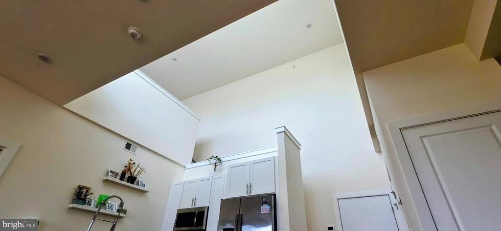 1003 N Bodine Street - Photo 2
