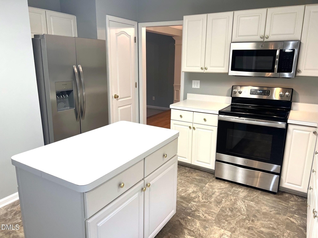 9801 Goodrum Court - Photo 5
