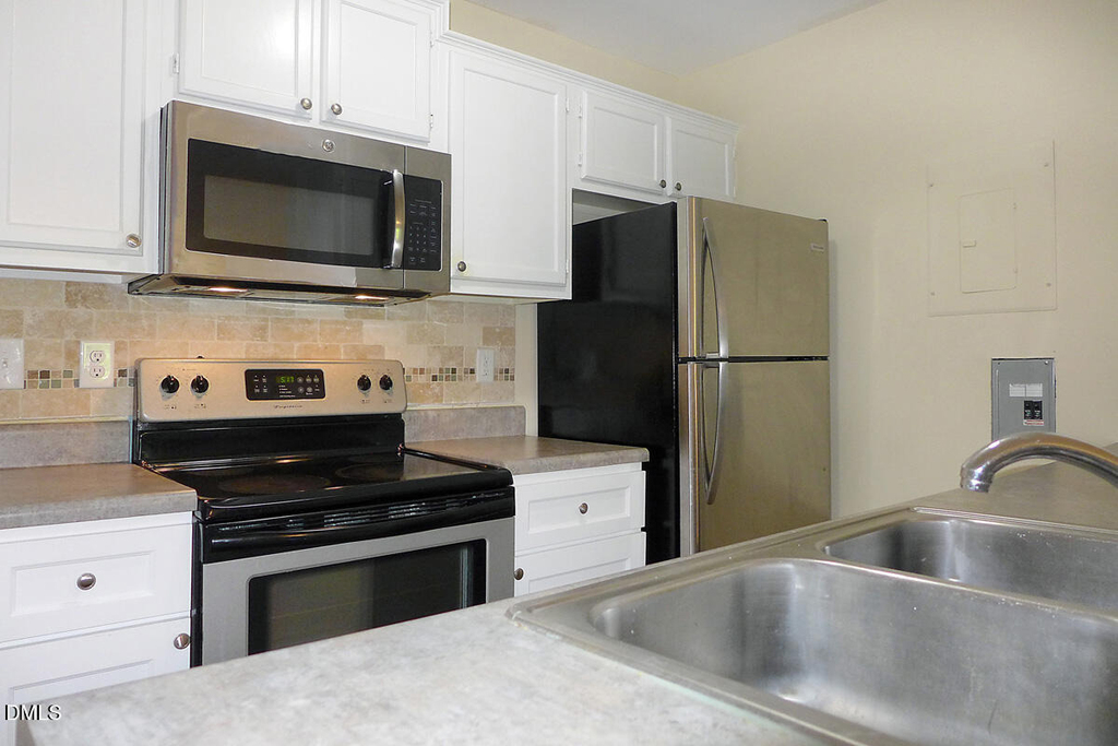 515 S Merritt Mill Road - Photo 6