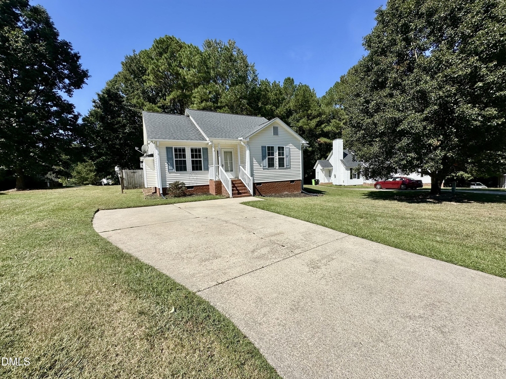 1008 Henchman Court - Photo 2