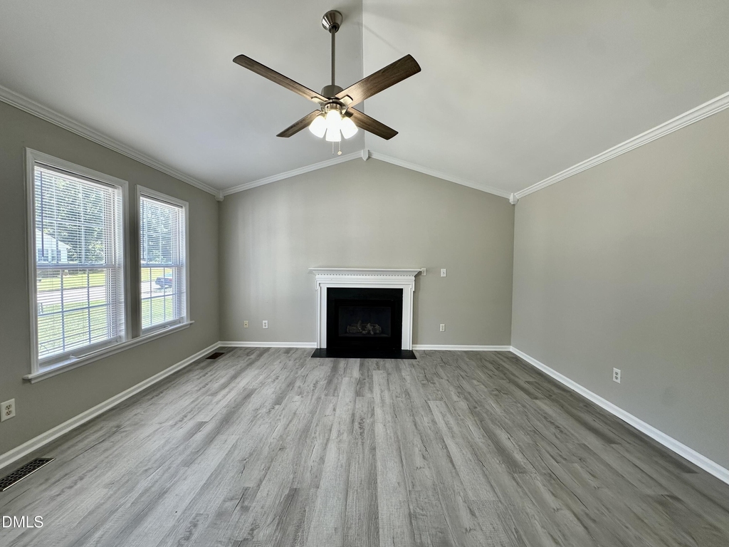 1008 Henchman Court - Photo 3