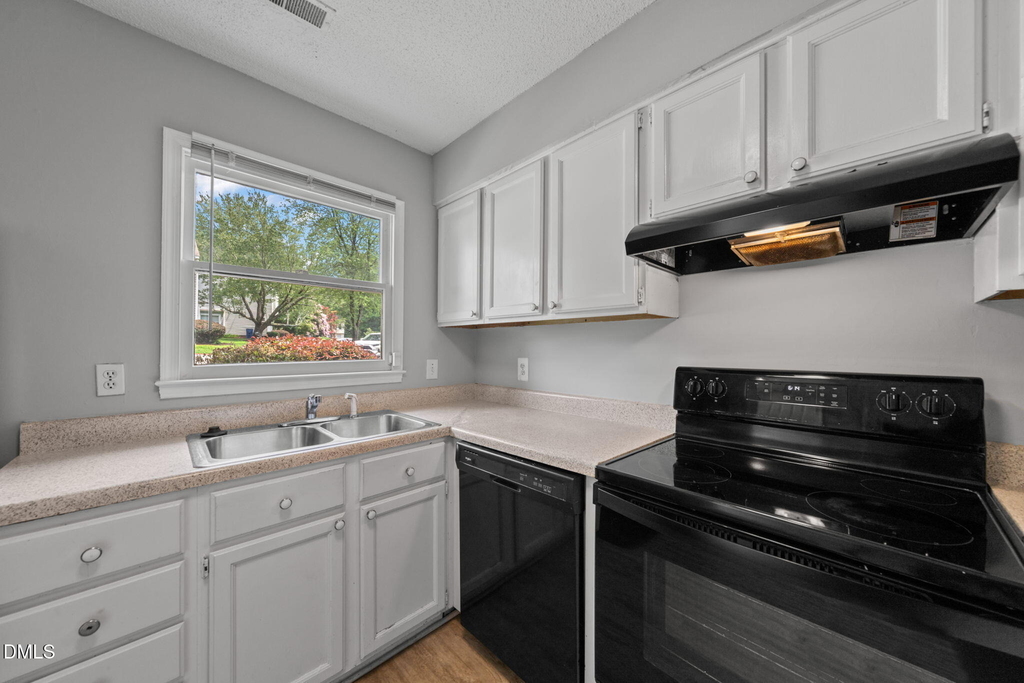 4425 Roller Court - Photo 3
